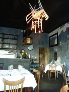 430305_10150595751161456_730446455_9561778_1187141414_n