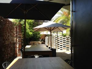 481689_10151139254451456_1829555713_n