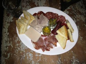 559905_10151137824796456_227950235_n