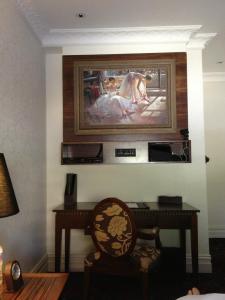 559928_10151127002176456_392276325_n