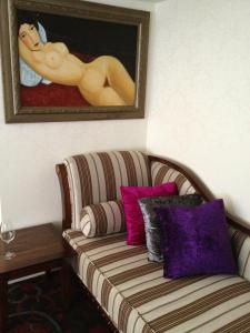 65124_10151127005891456_1698584000_n