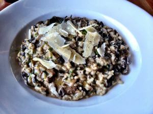 602210_10151272000016456_807356107_n