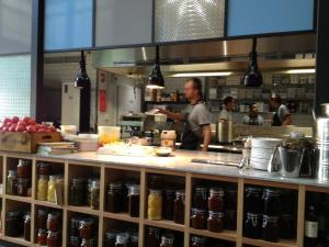 537762_10151297708486456_275319361_n