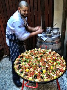 559874_430332470385445_219245961_n