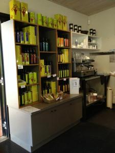 166717_10151329162056456_223261936_n