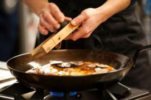 17761_10151332659316456_1958518513_n