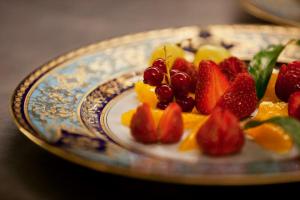 299239_10151332659231456_306083779_n