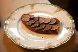 562617_10151332659576456_955471098_n