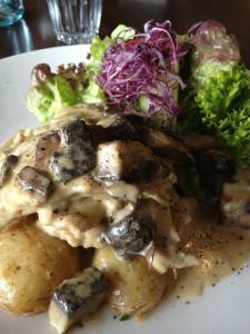 1148779_10151552560886456_370197362_n