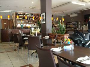 998921_10151552560471456_1220980925_n