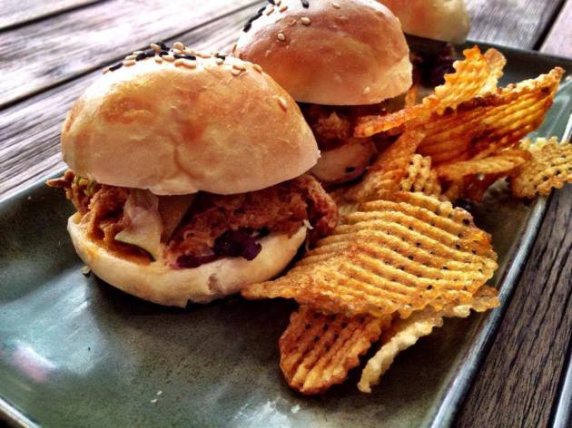 1527058_565657426852948_851919215_n