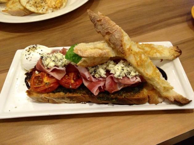 10489654_646239115461445_9222132300930141972_n