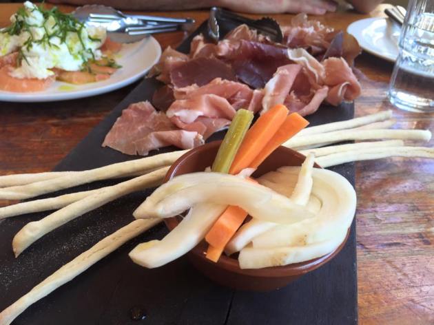 12036602_908235862595101_3744872764108158276_n